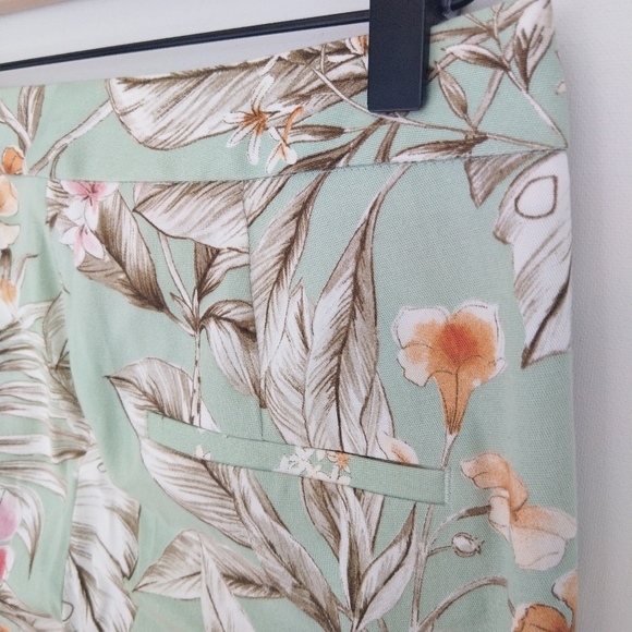 Zara Basic Floral Pants, Size M, NWT - Picture 2 of 11
